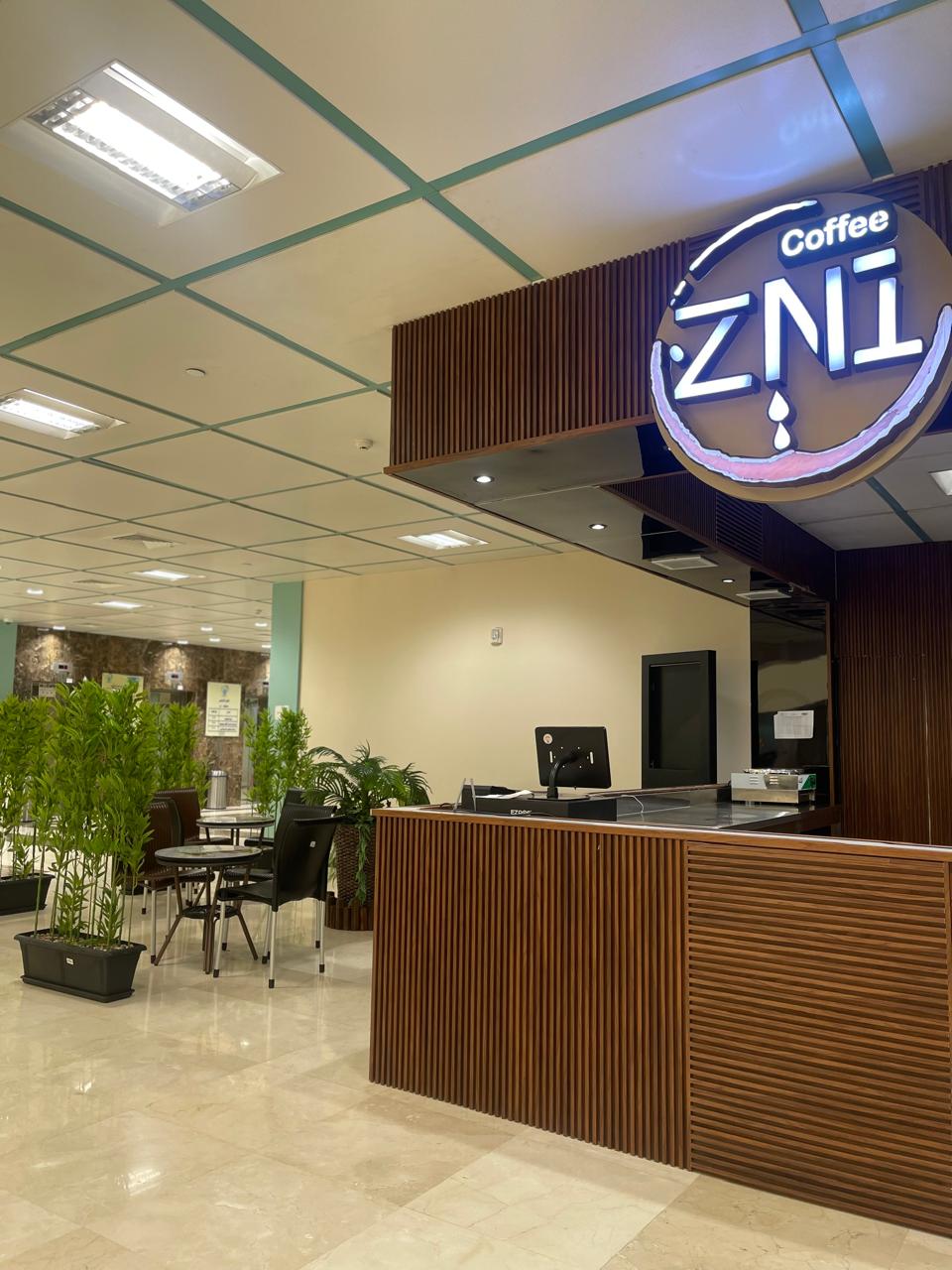 واجهة وتفاصيل مقهى كوفي ZN1 بجامعة الملك سعود
